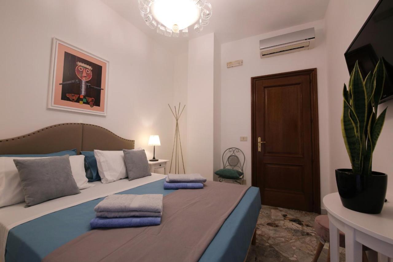 Cavour & Savoia Hotel Бари Екстериор снимка